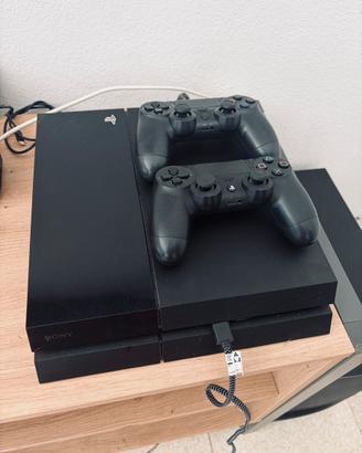 Ps4 Slim 500GB  completa + 13 giochi
