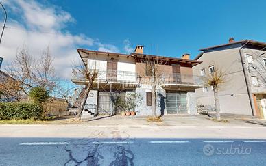 Bifamiliare ristrutturata a Castagneto - A pochi