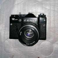 FotocameraZENIT 12XPcon due ob. +obiettivoPentacon