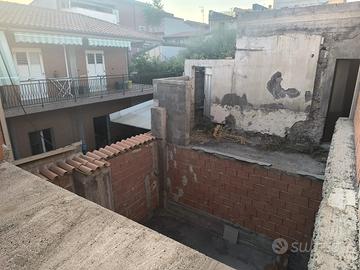 Ampio immobile con terreno al centro di Belpasso