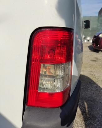Fanale posteriore destro PEUGEOT RANCH del 2007