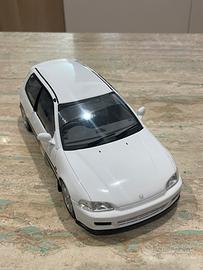 Modellino auto 1:18