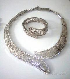 Set di collana e bracciale stupendi