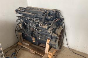Motore Scania p 280