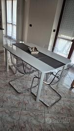 tavolo +sedie pari al nuovo