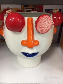 Vaso in ceramica bianca colorata