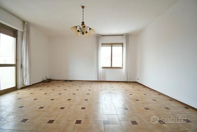 Casa indipendente con 2 locali e ampio cortile