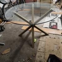 tavolo in cristallo rotondo 