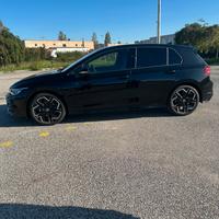 Golf 8,5 2.0 tdi  150 cv dsg R-Line plus 17000 km