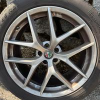 Cerchi 255/45 R20 Alfa Stelvio con Gomme Pirelli