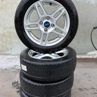 Cerchi in lega con gomme ford fiesta 195/55/r15 H