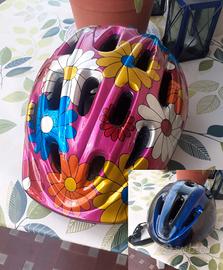 2 Caschetti bici o monopattino.
Ben tenuti con agg