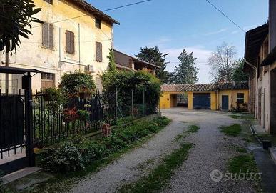 Immobile in asta di 582 m² con box auto a Piadena 