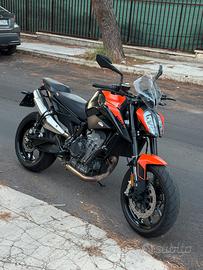 Ktm duke 890