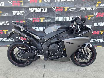 YAMAHA YZF R1 Scarico SC Video 360