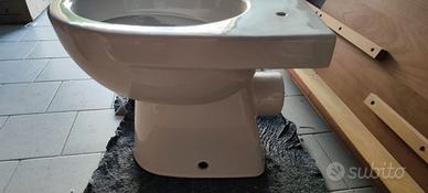WC marca Geberit scarico a parete NUOVO