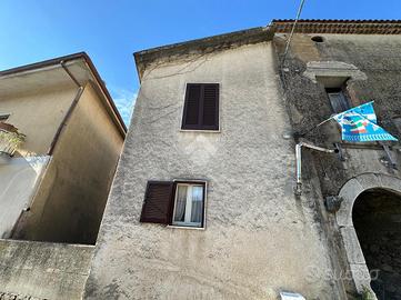 CASA SEMINDIPENDENTE A MONTESARCHIO