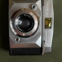 Macchina fotografica antica d’epoca