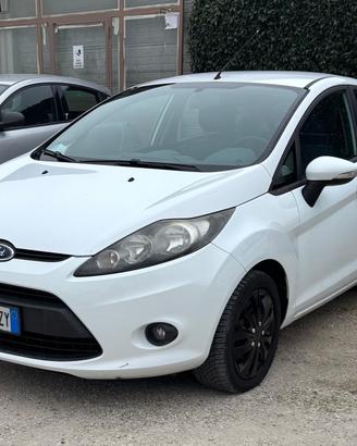 Ford Fiesta 1.4 5 porte Bz.- GPL Titanium