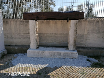 Antico Rivestimento in Pietra per Camino