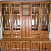 Vetrina in vero legno massello