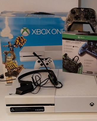 XBOX ONE completa di accessori