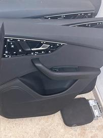 Audi Q8 interno completo