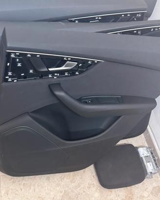 Audi Q8 interno completo
