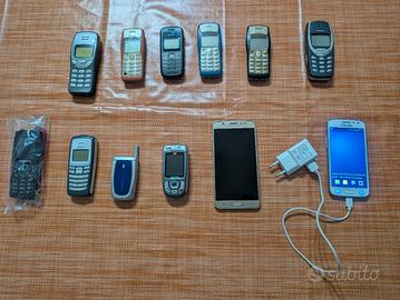 Cellulari vintage in stock