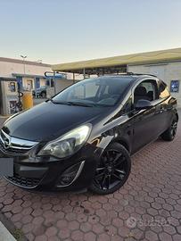 Opel corsa 1.2 B-Color