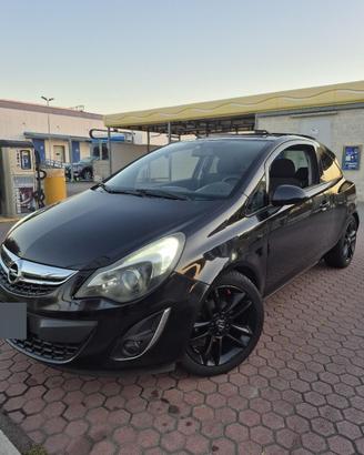 Opel corsa 1.2 B-Color