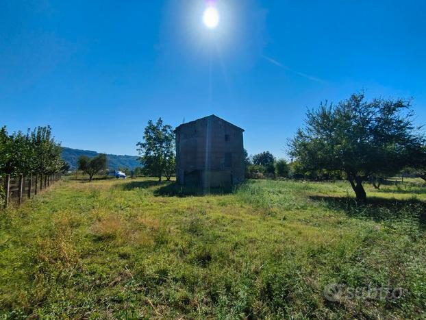 Rif.5 Manufatto su terreno agricolo Ariccia