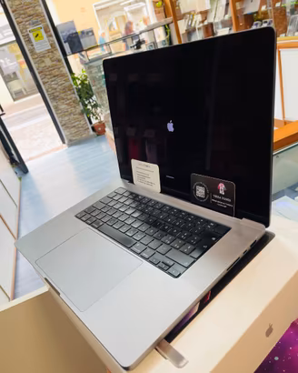 MacBook Pro 16 2021 M1 Pro 16-512GB usato
