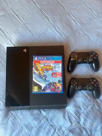playstation 4 con gioco e due controller originali