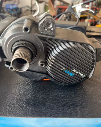 Motore shimano ep8  e batteria e cablaggi e-bike