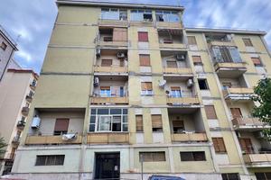4 LOCALI A COSENZA