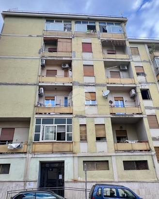 4 LOCALI A COSENZA
