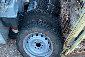 GOMME CHIODATE
