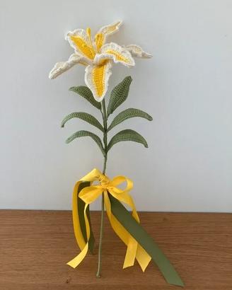 Il giglio lavorazione uncinetto a mano