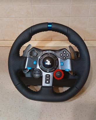 Volante e pedali Logitech per PlayStation 