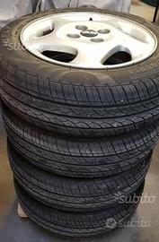 Cerchi in lega Fiat con gomme nuove