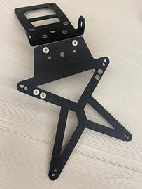 Portatarga regolabile per YAMAHA FZ6