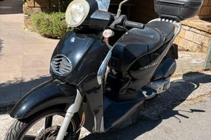 Scarabeo 200 light