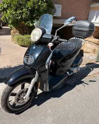 Scarabeo 200 light