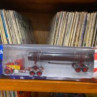 Modellino camion americano peterbilt 281 1/43