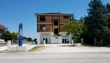 App.ti e/o Uffici su villino da finire