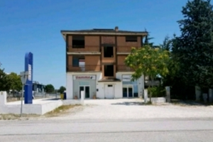 App.ti e/o Uffici su villino da finire