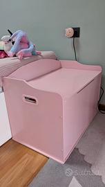 Cassapanca portagiochi rosa con apertura amm.