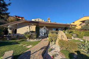 VILLA SINGOLA A SOIANO DEL LAGO