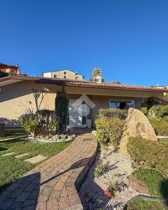 VILLA SINGOLA A SOIANO DEL LAGO